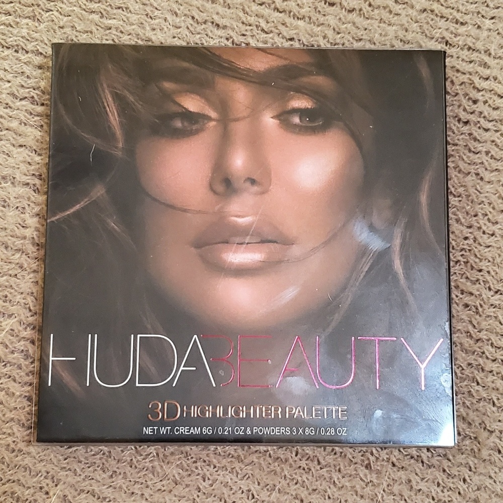 Huda Beauty 3D Highlighter Palette
